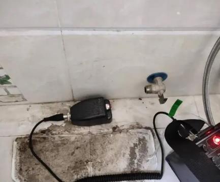 华蓥屋顶漏水维修公司分享下卫生间漏水的危害及解决方法
